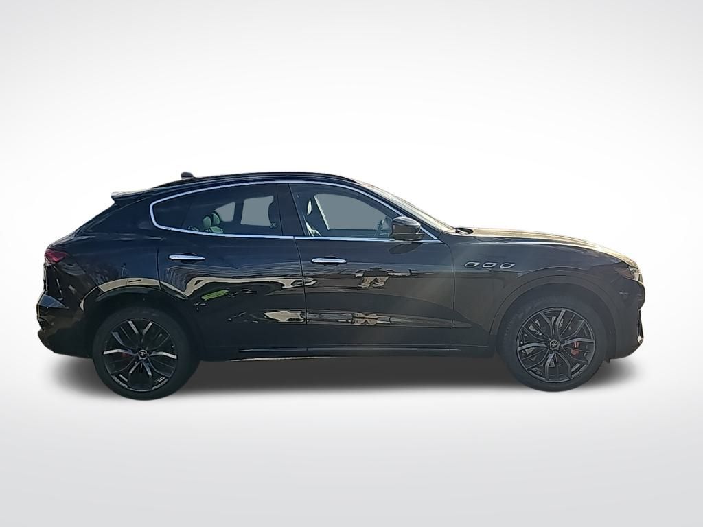 2022 Maserati Levante Modena 4