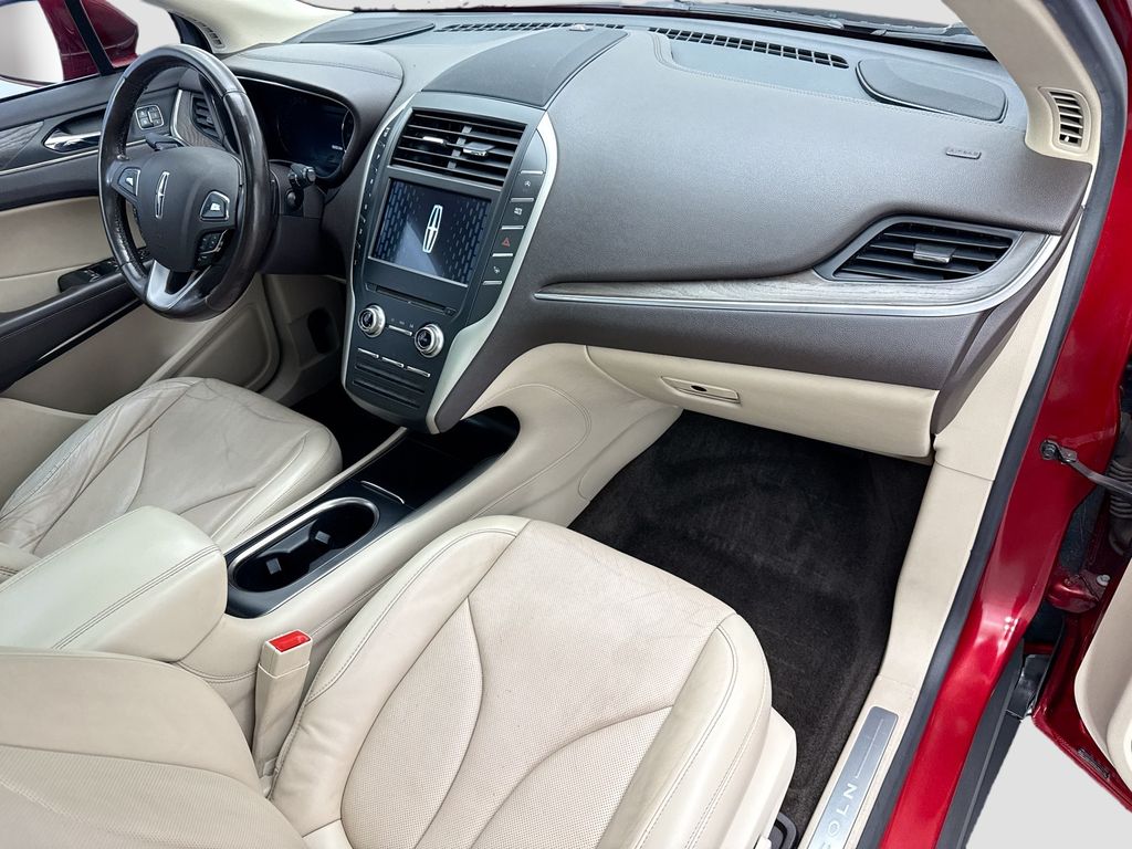 Thumbnail: 2017 Lincoln MKC - 16