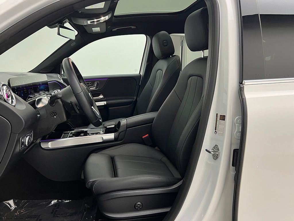 2023 Mercedes-Benz GLB 250 7
