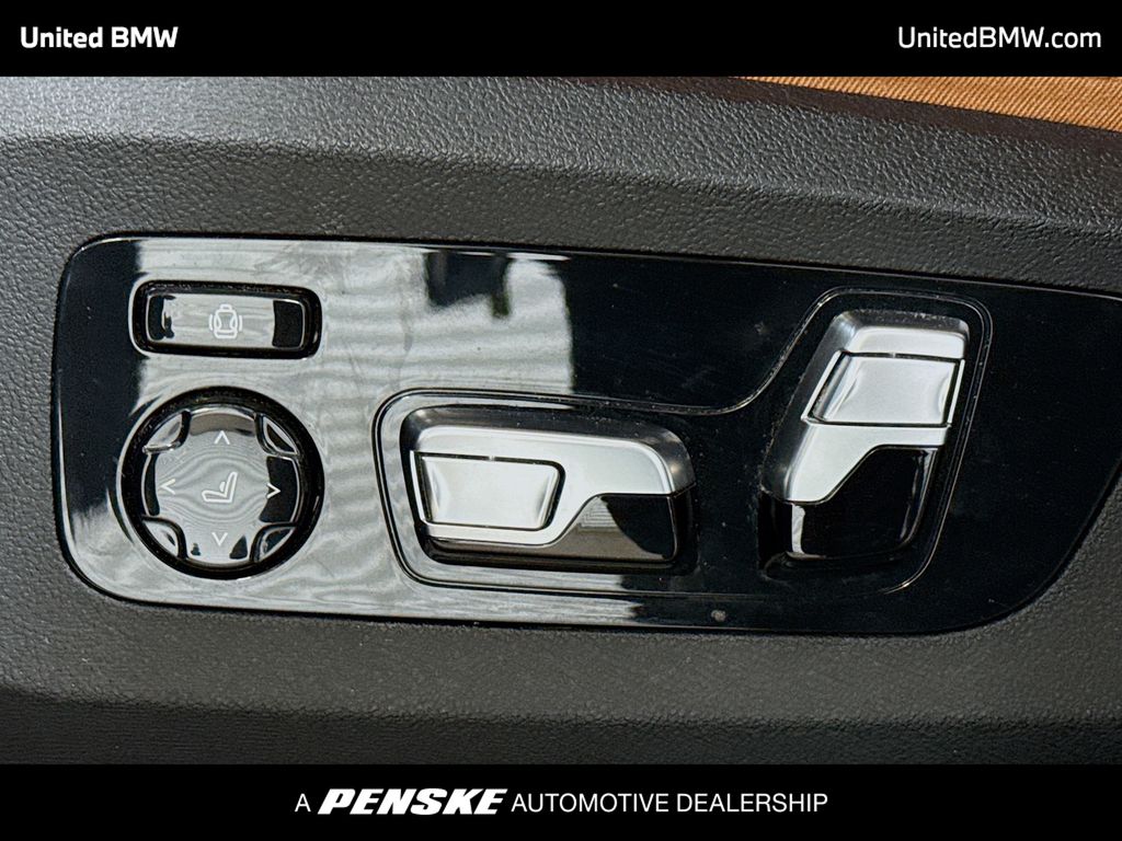 Thumbnail: 2023 BMW X7 - 4