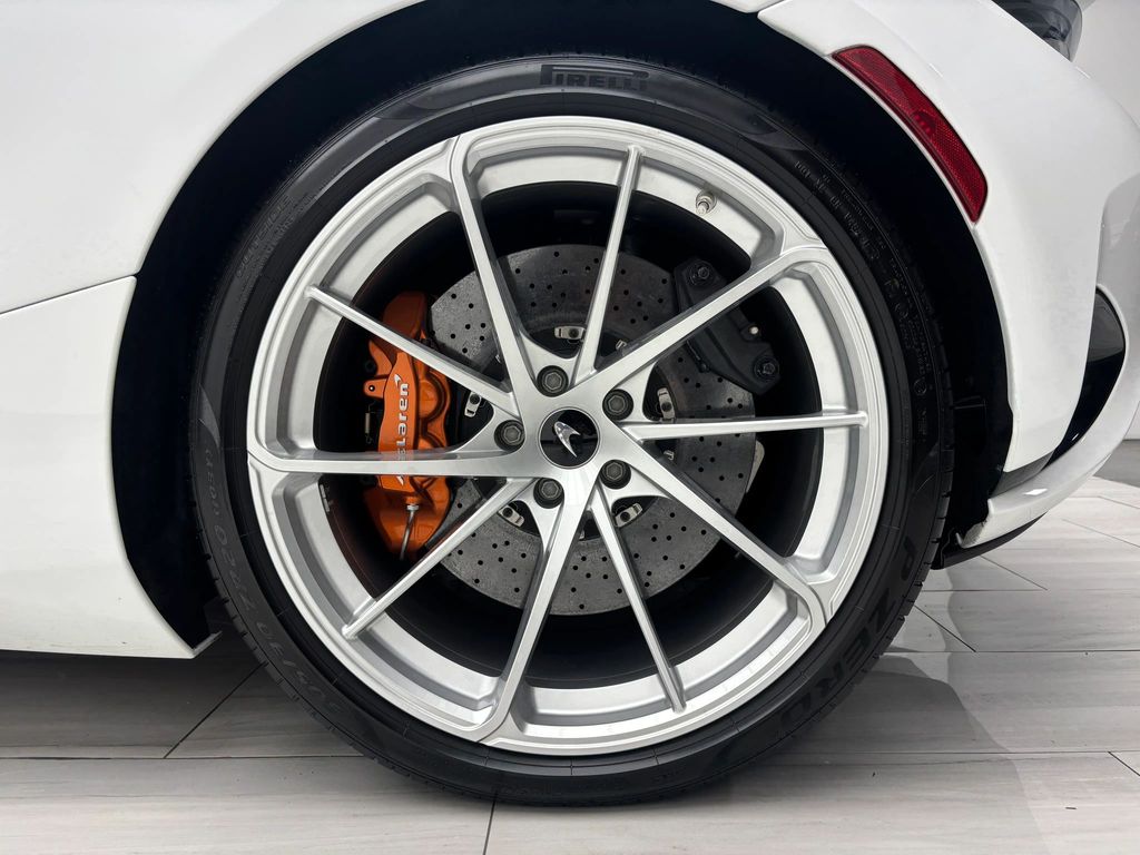 2024 McLaren 750S