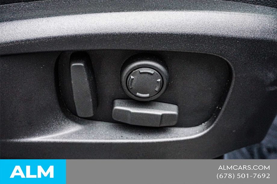 Used 2023 Gray Land Rover X-Dynamic SE image 61