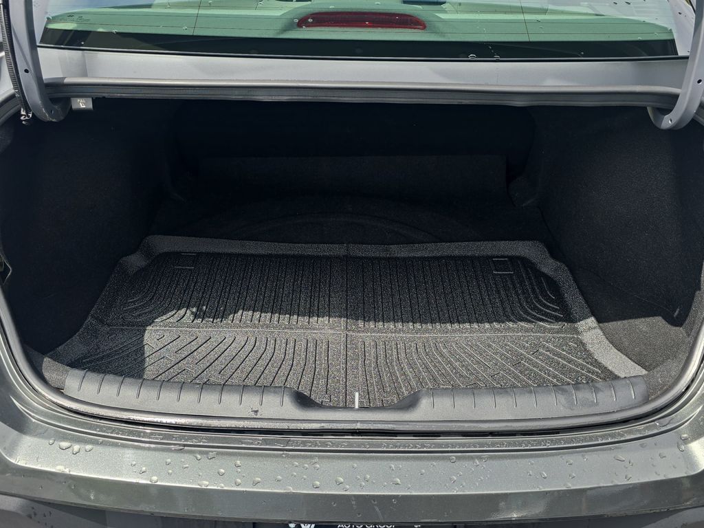 Used 2024 Hyundai Elantra Sedan