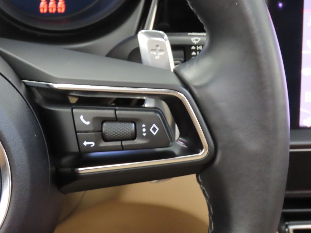 Thumbnail: 2024 Porsche Macan - 22