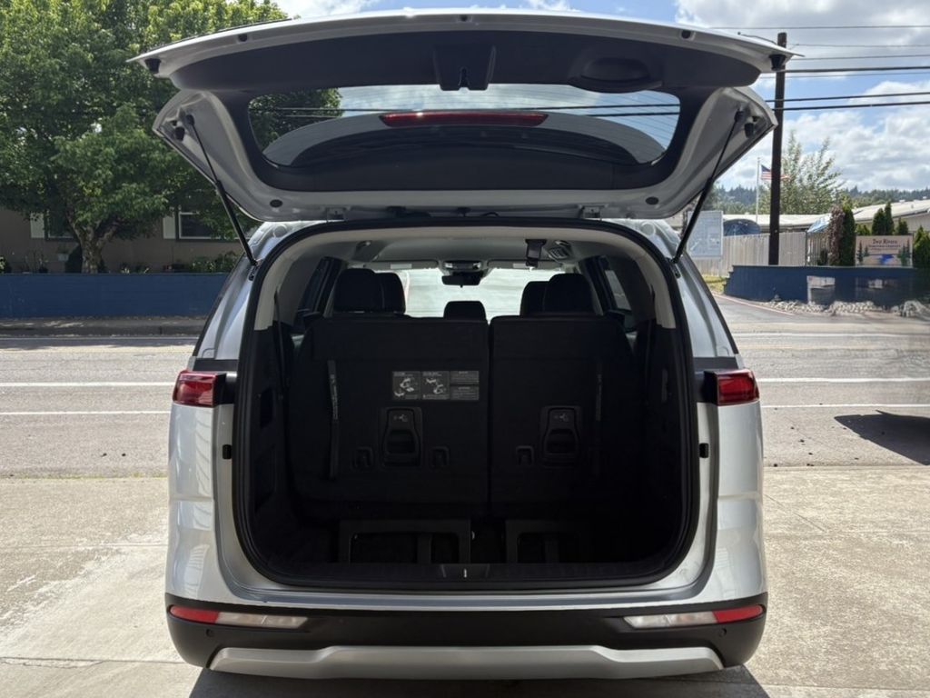 2022 Kia Carnival LXS