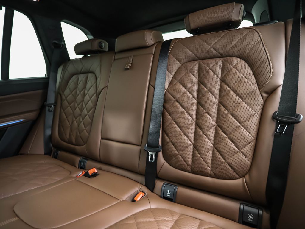 Thumbnail: 2026 BMW X5 - 23