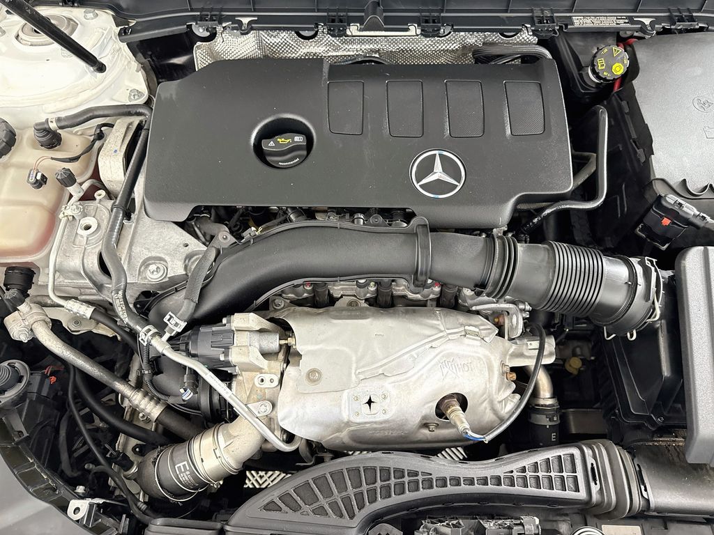 Thumbnail: 2023 Mercedes-Benz GLB - 32