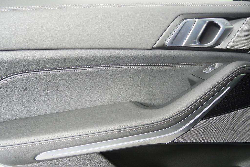 Thumbnail: 2026 BMW X5 - 14