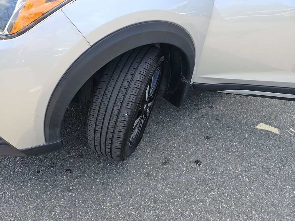 Used 2019 Silver Nissan SR image 29