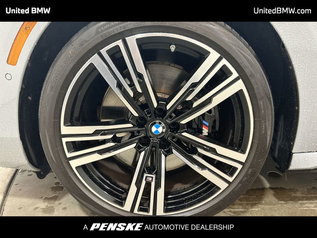 Thumbnail: 2025 BMW 7 Series - 10