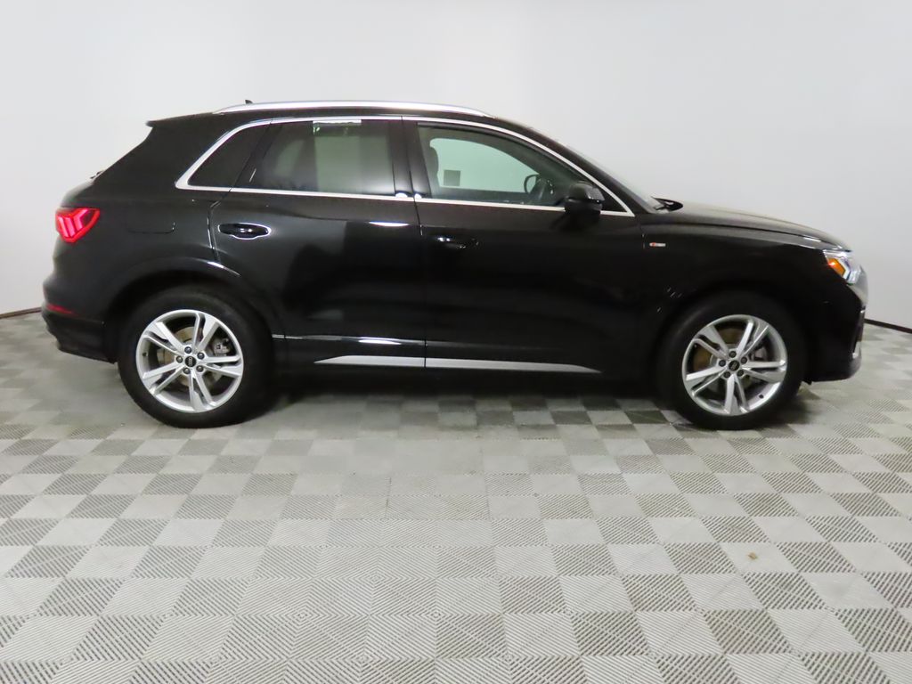 Thumbnail: 2023 Audi Q3 - 6