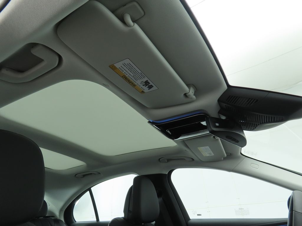 Thumbnail: 2025 Mercedes-Benz E-Class - 18