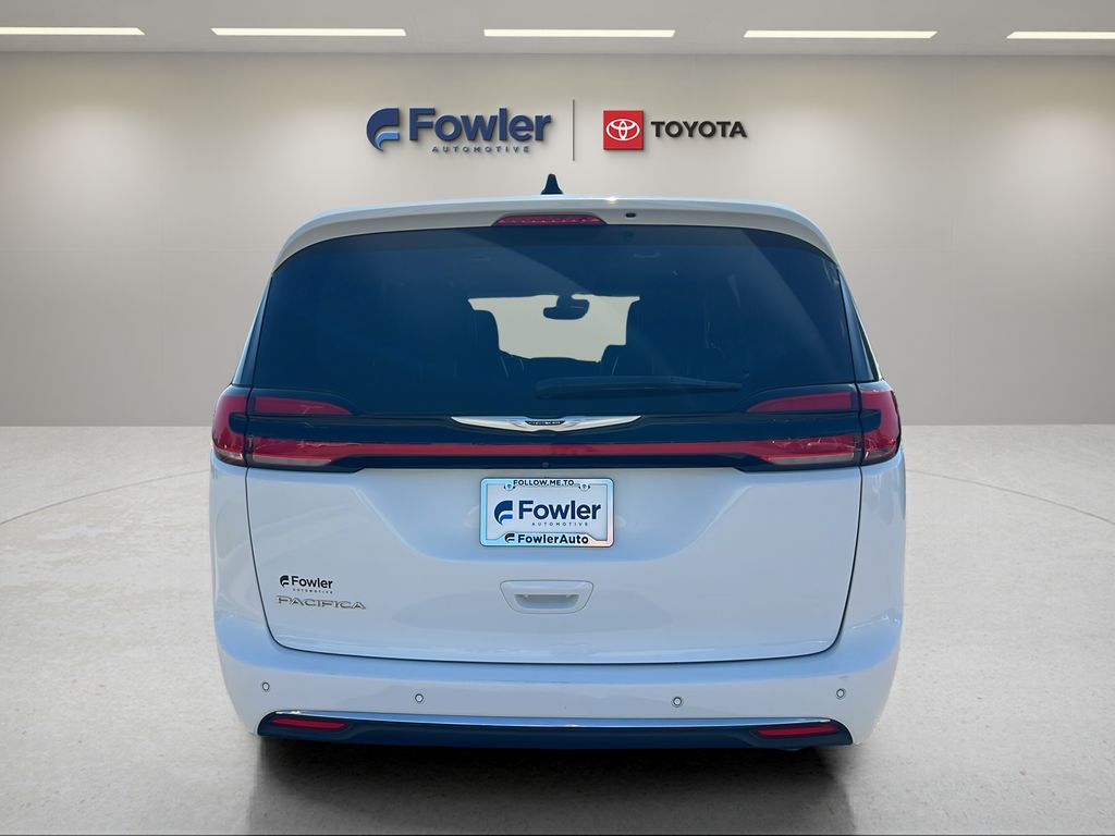 View vehicle photo 6