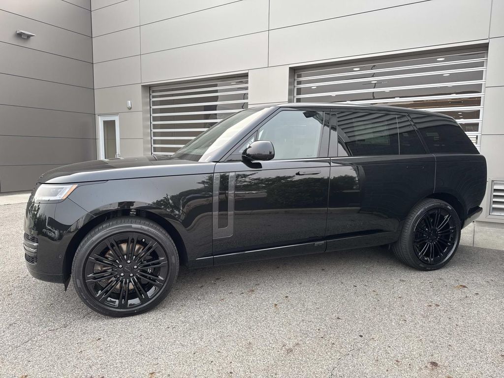 New 2026 Black Land Rover SE image 3
