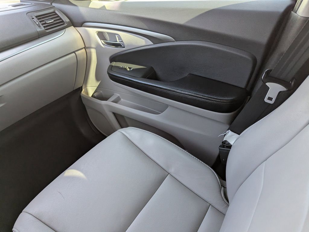 used 2019 Honda Pilot car, priced at $23,291