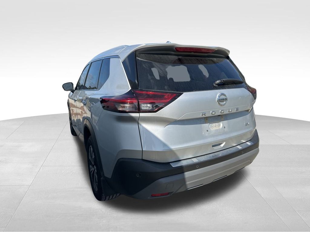 2021 Brilliant Silver Metallic Nissan Rogue SV FWD SUV