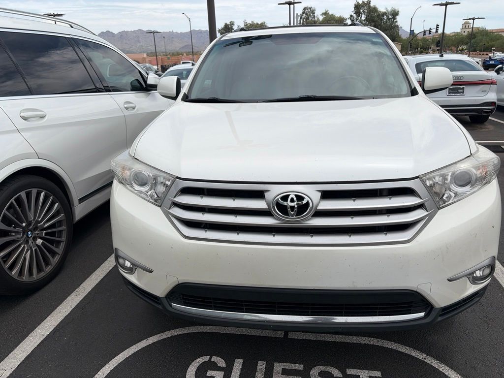 Thumbnail: 2012 Toyota Highlander - 2