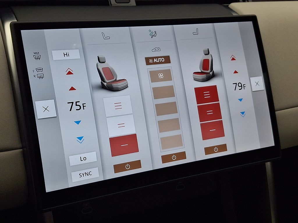 Thumbnail: 2025 Land Rover Discovery Sport - 17