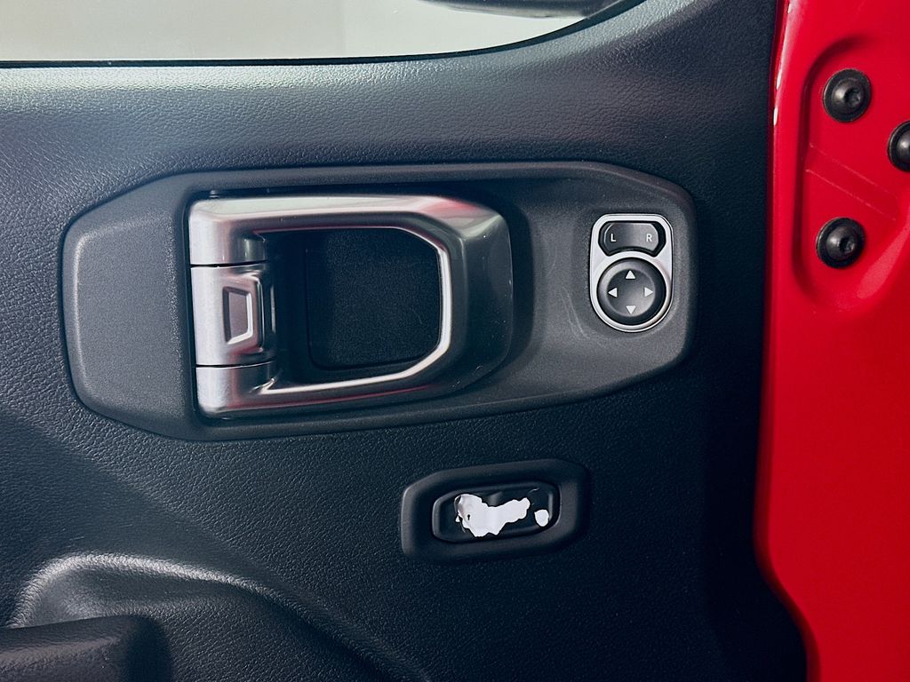 Thumbnail: 2020 Jeep Gladiator - 17