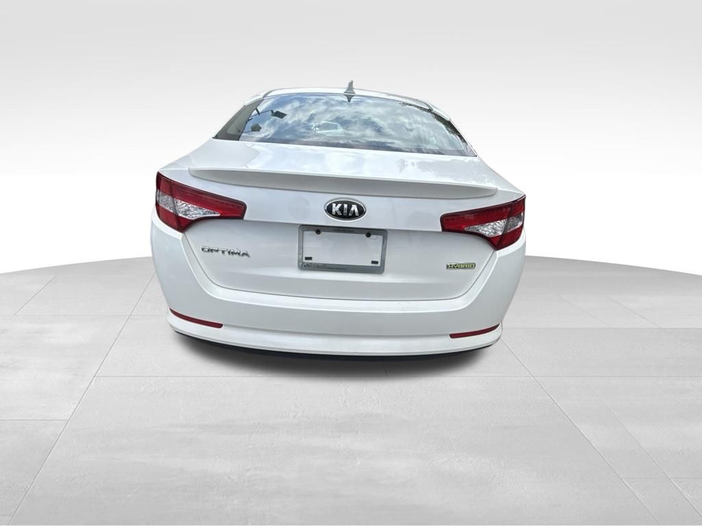 Used 2013 White Kia LX image 5