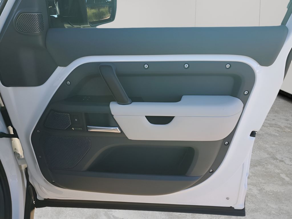 Used Car 2024 Land Rover Defender 110  X-dynamic Se For Sale Under $70,000 In Austin, Texas