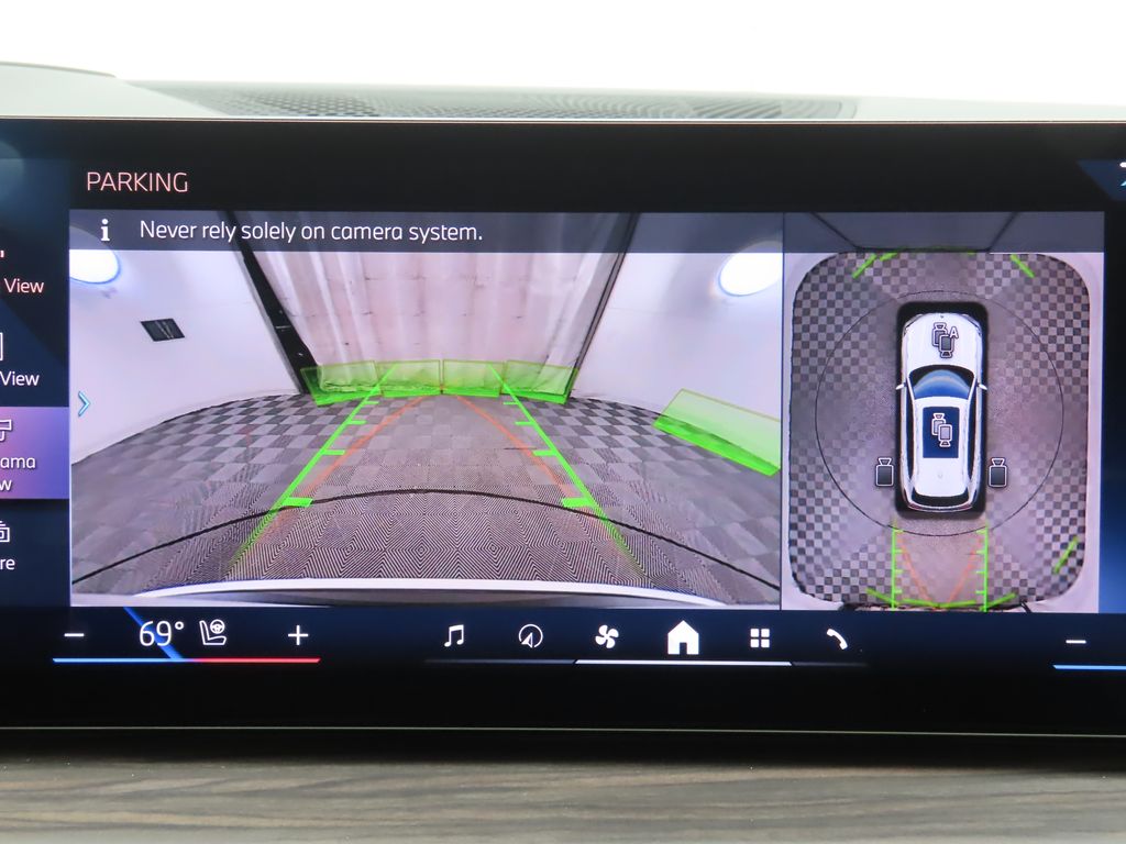 Thumbnail: 2026 BMW X5 - 15