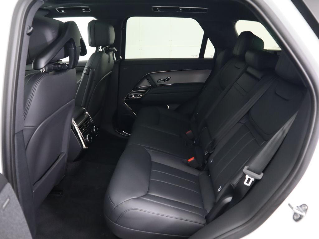 2025 Land Rover Range Rover Sport SE 22