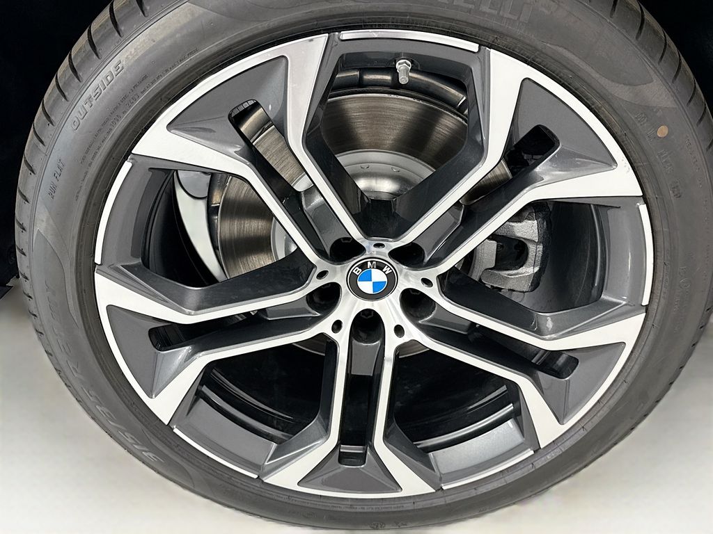 Thumbnail: 2026 BMW X5 - 32