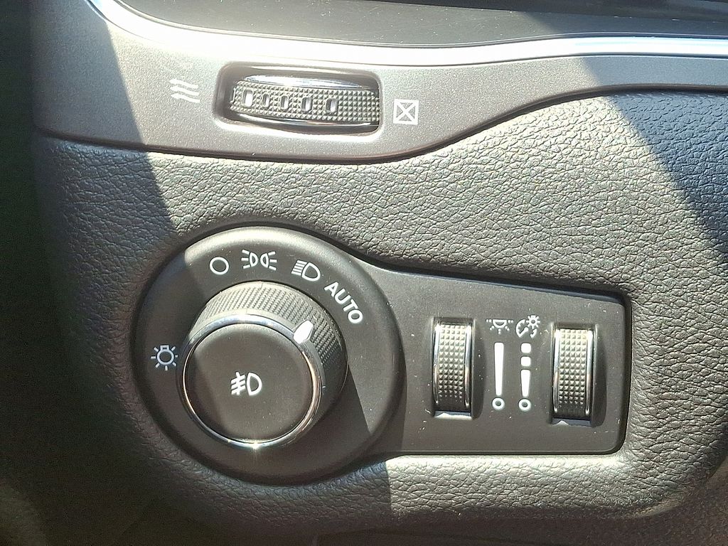 2019 Jeep Cherokee Latitude 23