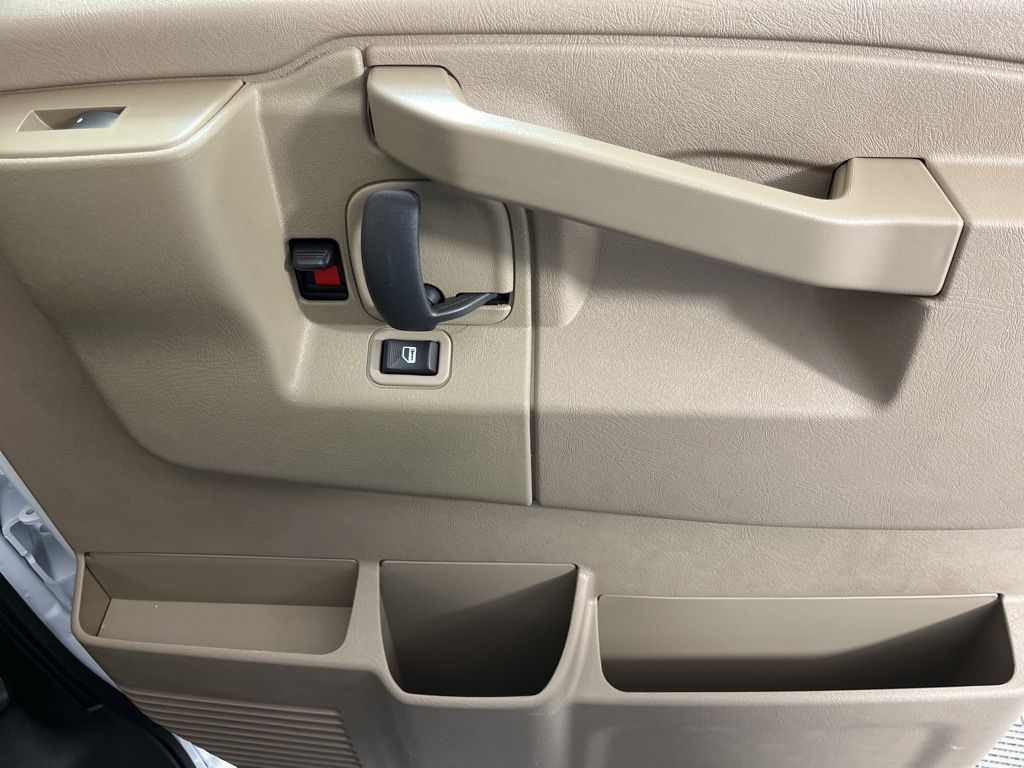 Thumbnail: 2025 Chevrolet Express - 10