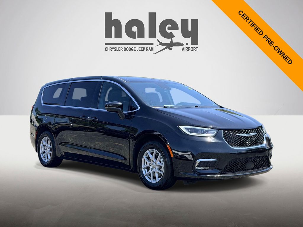 Diamond Black Crystal Pearlcoat 2025 Chrysler Pacifica Minivan Front-Wheel Drive 9-Speed Automatic