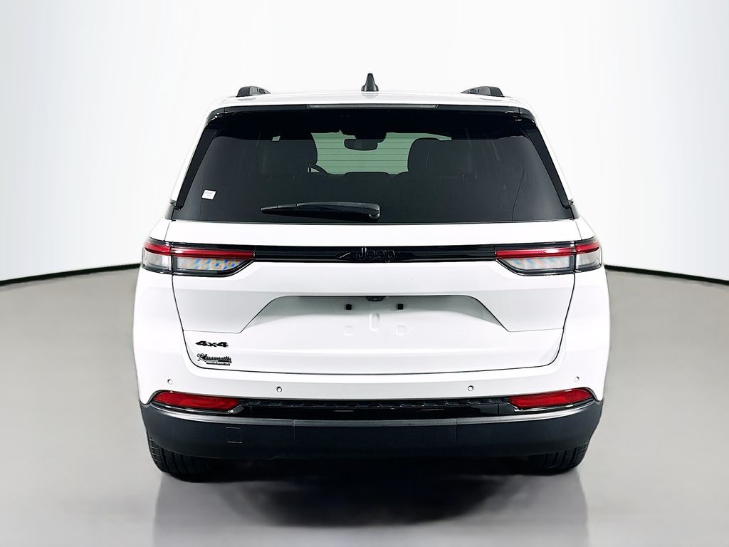 Used 2023 White Jeep Altitude image 6