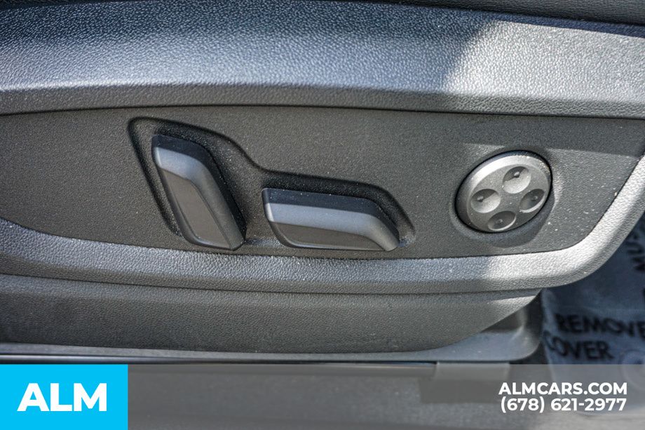 Used 2025 Black Audi  image 60
