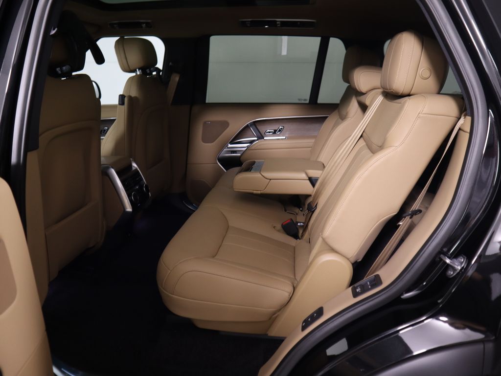 Thumbnail: 2025 Land Rover Range Rover - 22