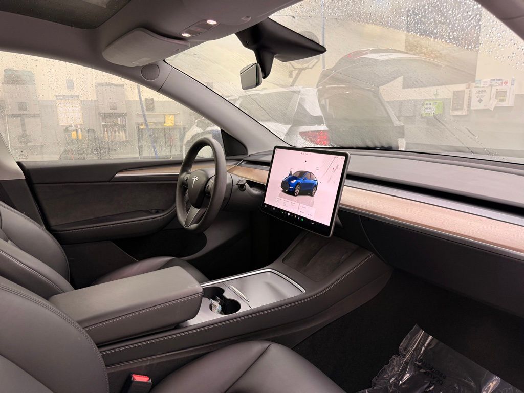 Thumbnail: 2023 Tesla Model Y - 26