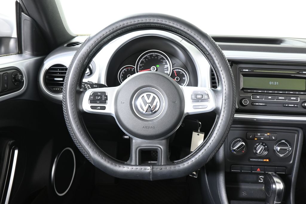 2015 Volkswagen Beetle  22
