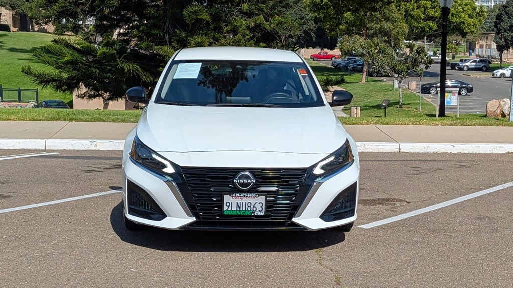 Used 2024 Nissan Altima 2.5 SV 4D Sedan