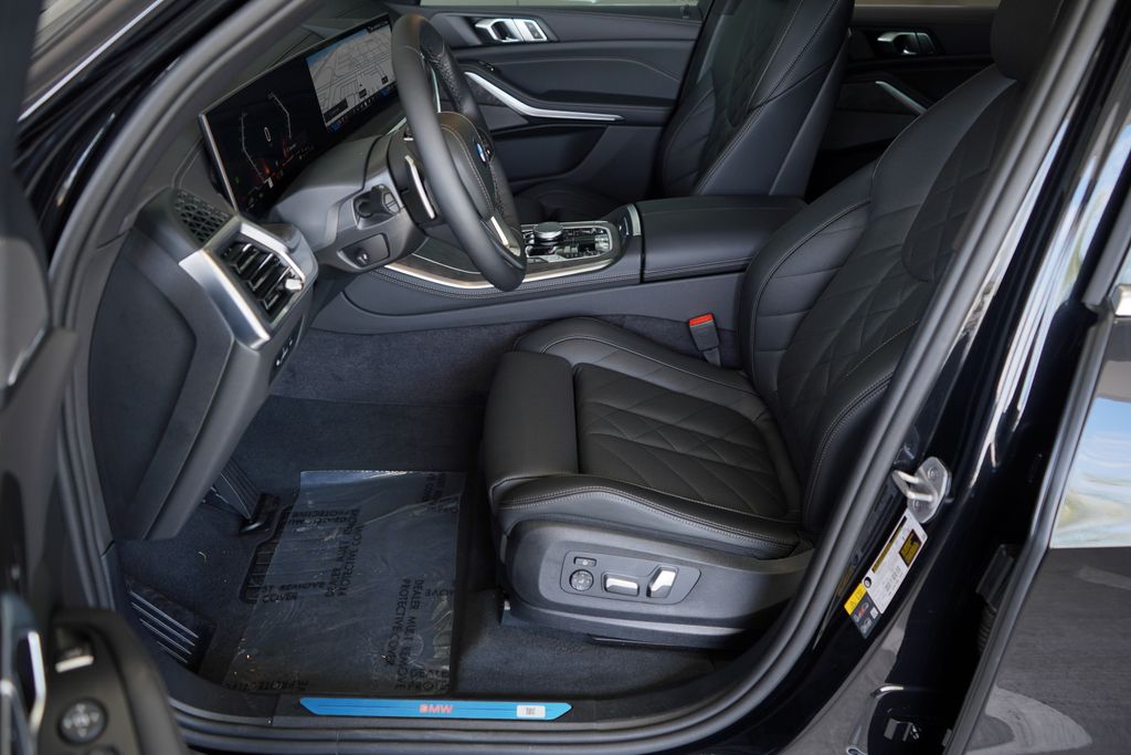 Thumbnail: 2026 BMW X5 - 11