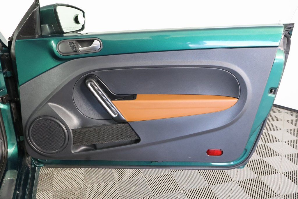 Thumbnail: 2017 Volkswagen Beetle - 13