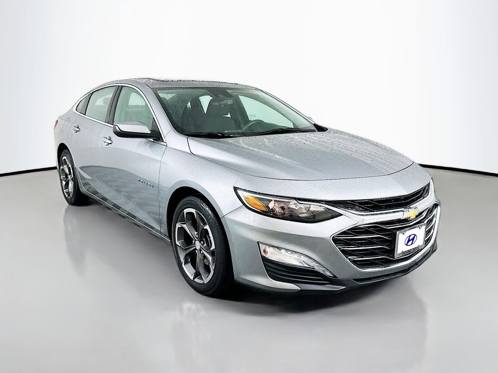 Thumbnail: 2023 Chevrolet Malibu - 3