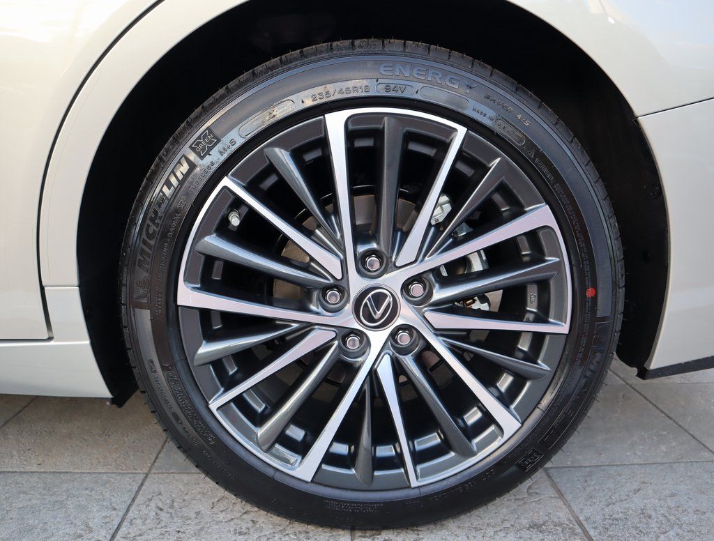 Thumbnail: 2025 Lexus ES - 10