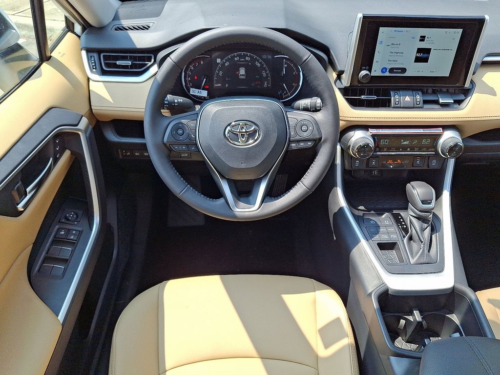 2025 Toyota RAV4 XLE Premium 7