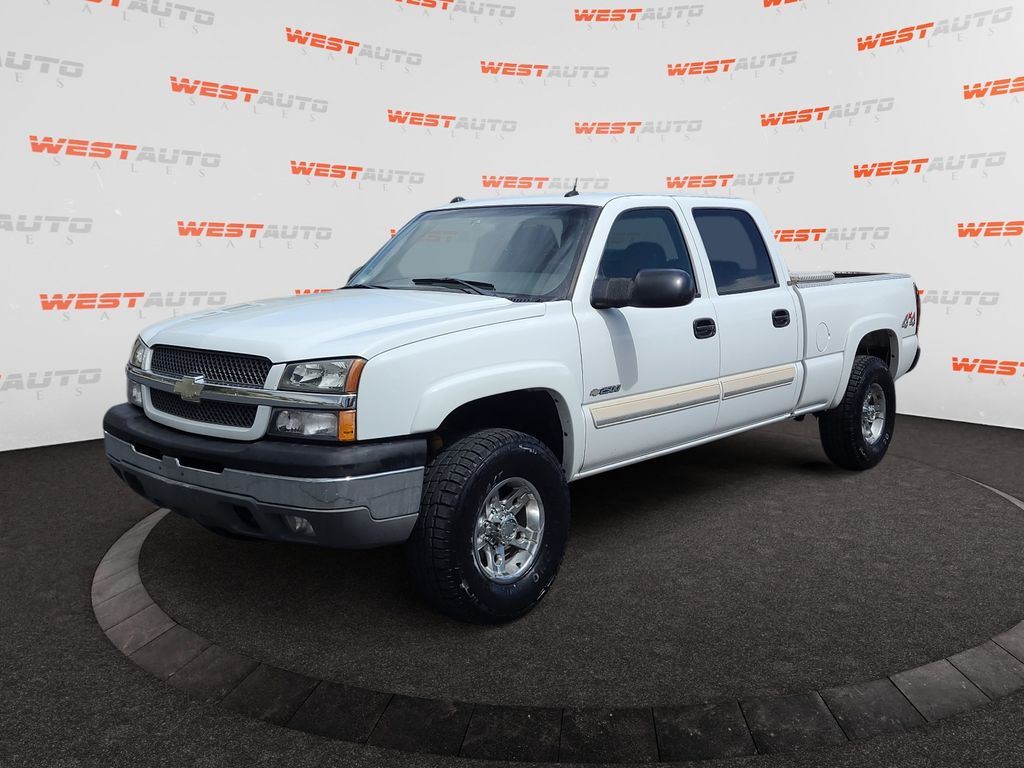 Olympic White 2004 Chevrolet Silverado 2500 LT Crew Cab 4WD Pickup Truck Four-Wheel Drive 4-Speed Automatic Overdrive