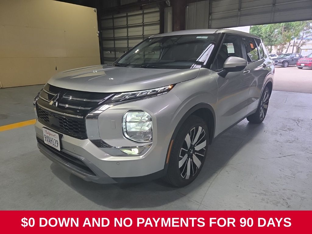Silver 2025 Mitsubishi Outlander SUV / Crossover Front-Wheel Drive Continuously Variable Transmission