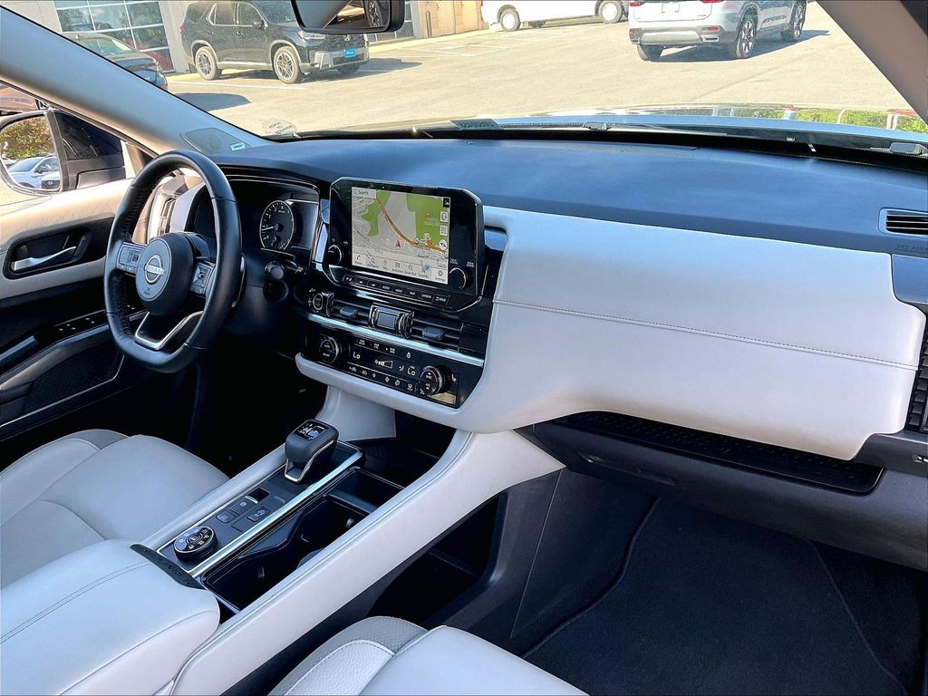 2023 Nissan Pathfinder — photo 14