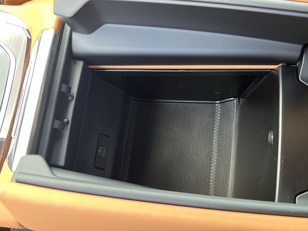 Thumbnail: 2026 BMW X5 - 21