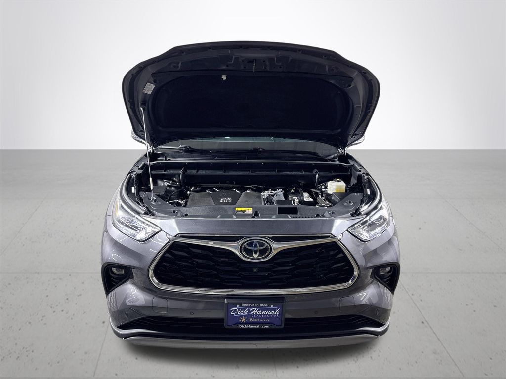2022 Toyota Highlander Platinum