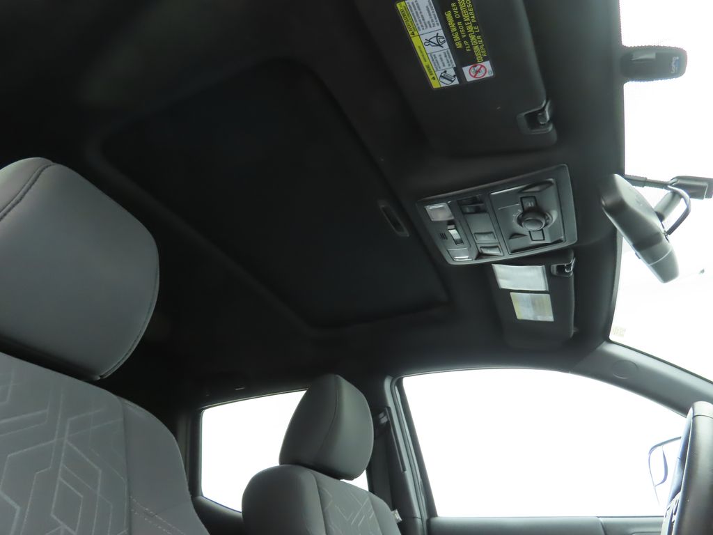 Thumbnail: 2017 Toyota Tacoma - 18