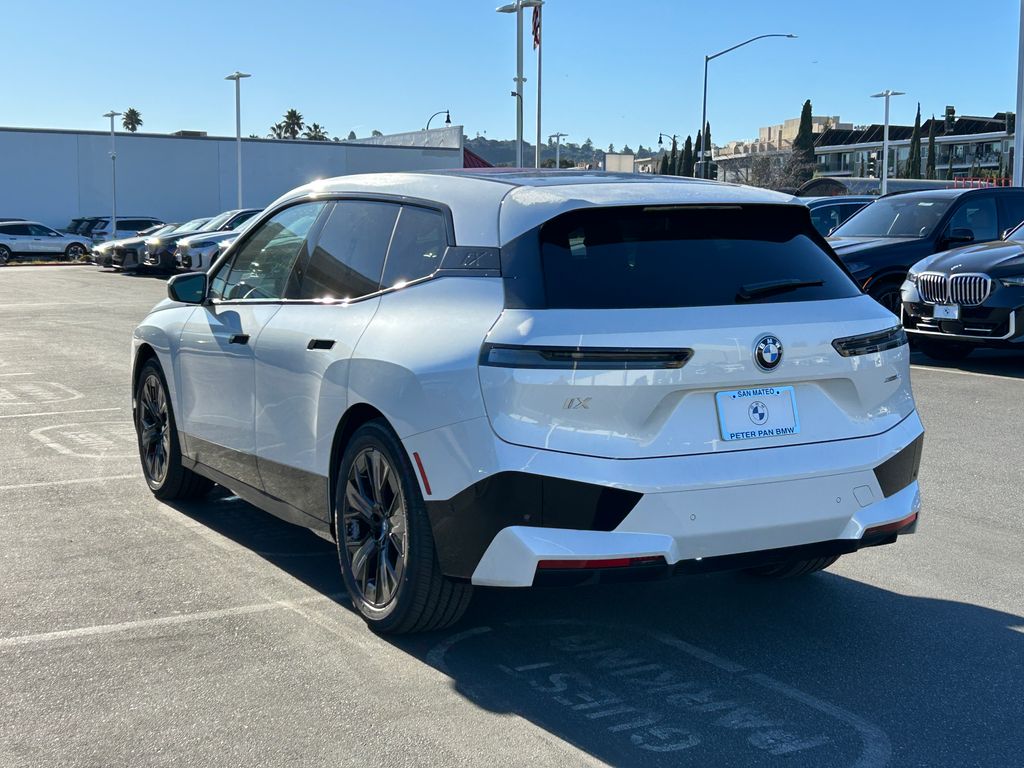 2025 BMW iX xDrive50 3