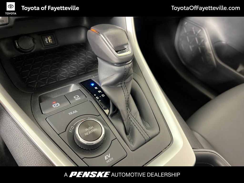 Thumbnail: 2025 Toyota RAV4 - 32